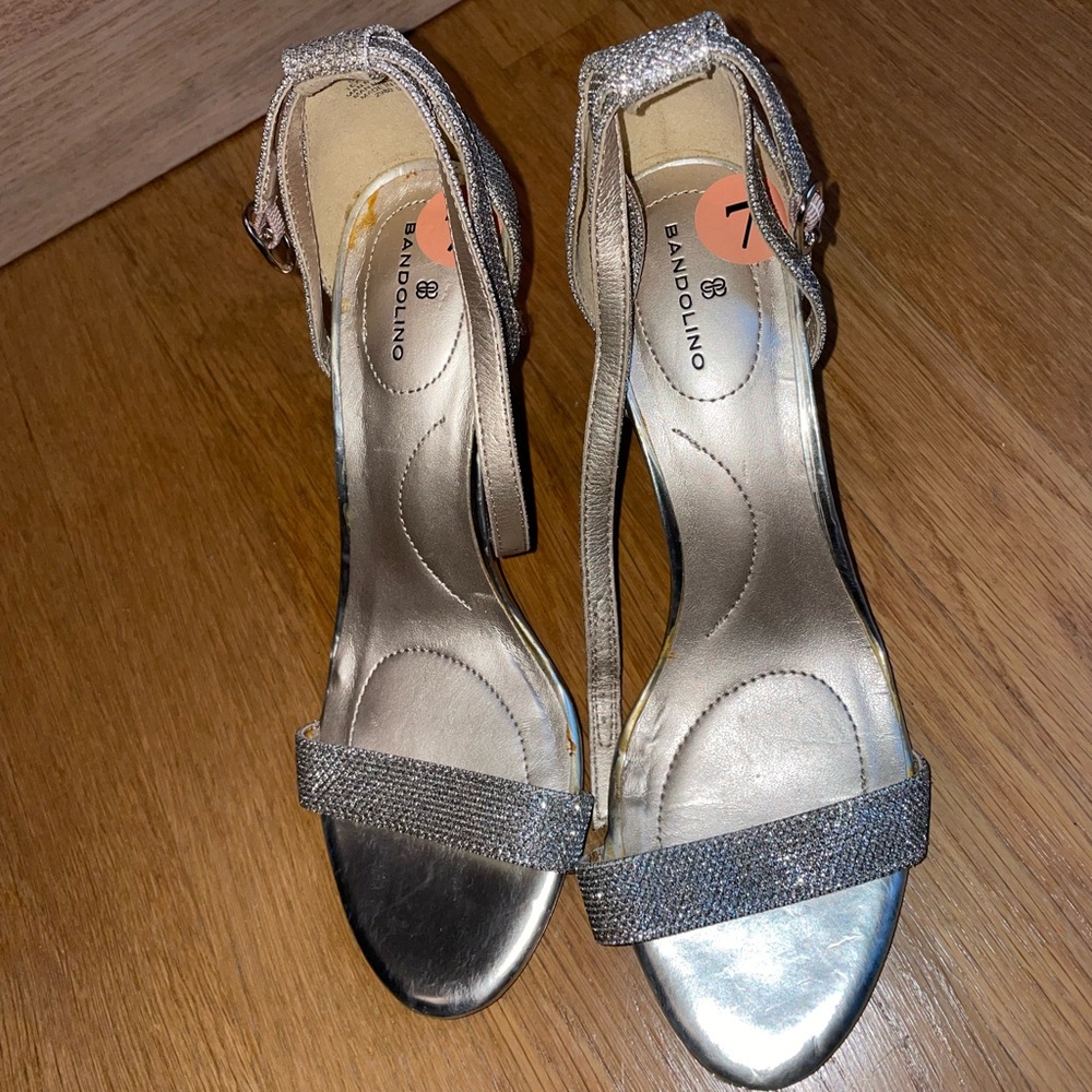 Heels - Picture 4 of 10